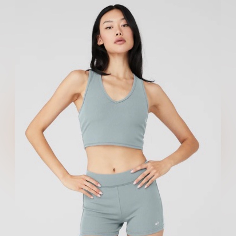 Alo Ribbed Crop Top - cosmic grey